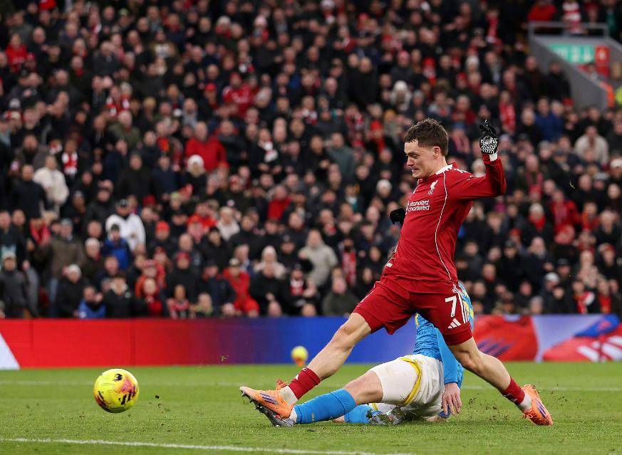 埃基蒂克4战狂造6球,亿元先生处子球,利物浦2-1狼队升英超第四