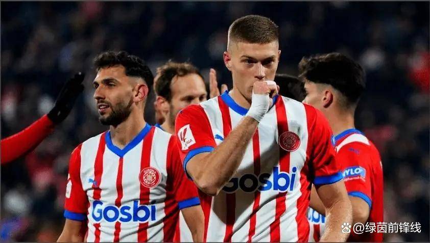 足坛一夜三赛炸翻全场!意甲3-1,英超1-1,西甲1-1,三大联赛名场面扎堆