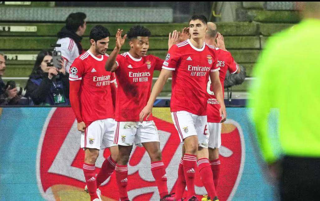 欧冠决战穆里尼奥:西甲豪门皇马双线发力,力争16强席位