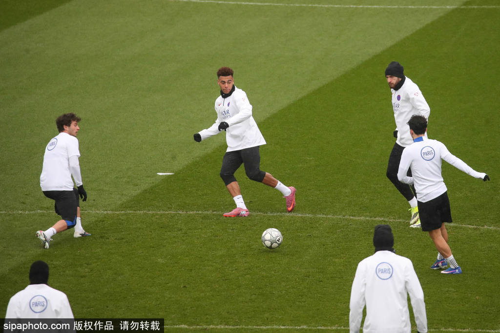 巴黎青训新星迎来首发良机!恩里克重用Dro对阵梅斯,争夺法甲榜首战一触即发